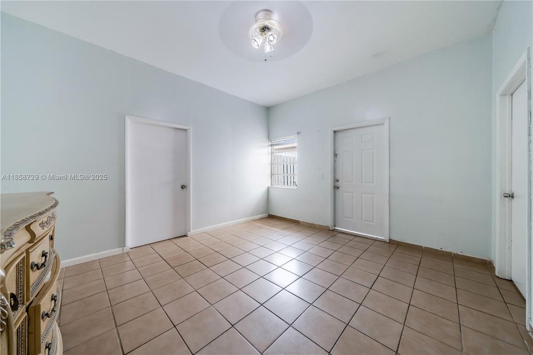 Vendido Recientemente: $1,150,000 (0 camas, 0 baños, 4353 Pies cuadrados)