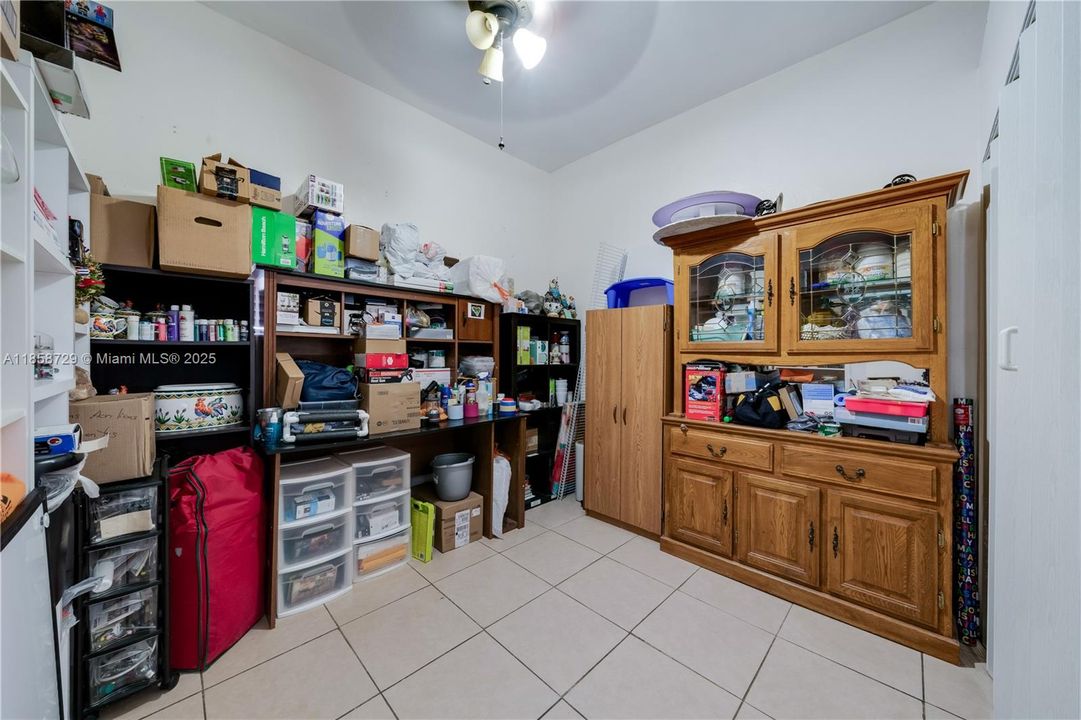 Vendido Recientemente: $1,150,000 (0 camas, 0 baños, 4353 Pies cuadrados)