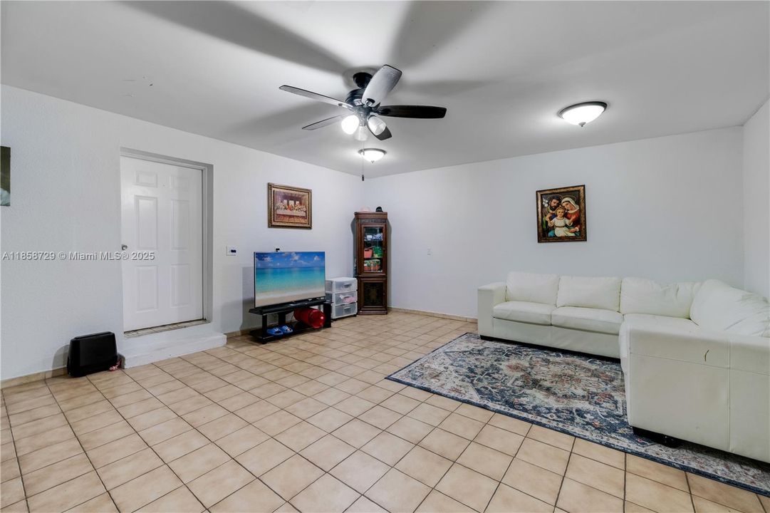 Vendido Recientemente: $1,150,000 (0 camas, 0 baños, 4353 Pies cuadrados)