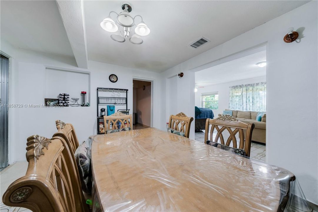 Vendido Recientemente: $1,150,000 (0 camas, 0 baños, 4353 Pies cuadrados)