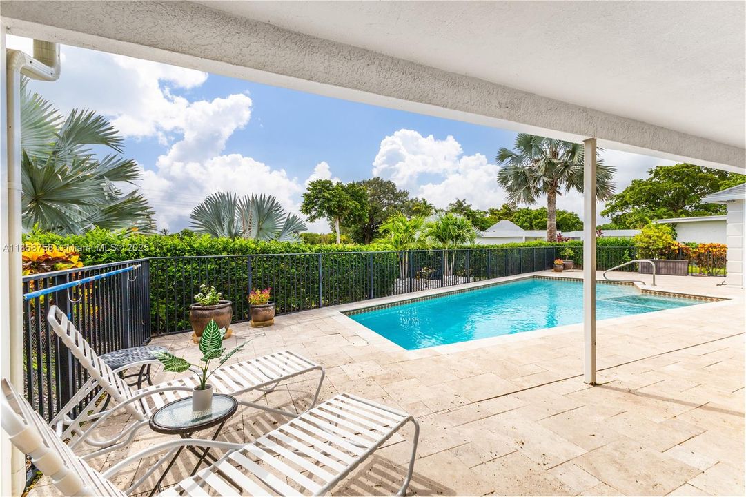 Recently Rented: $4,500 (3 beds, 2 baths, 2438 Square Feet)