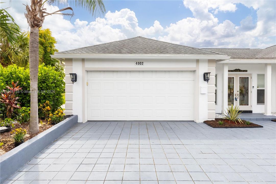 Recently Rented: $4,500 (3 beds, 2 baths, 2438 Square Feet)