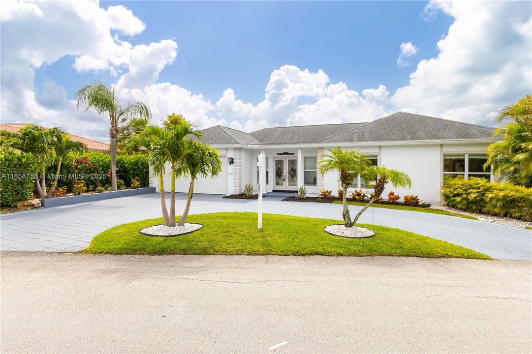 Recently Rented: $4,500 (3 beds, 2 baths, 2438 Square Feet)