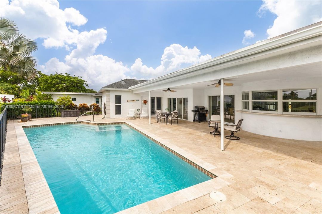 Recently Rented: $4,500 (3 beds, 2 baths, 2438 Square Feet)