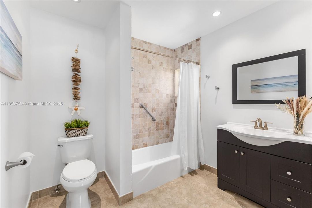 Recently Rented: $4,500 (3 beds, 2 baths, 2438 Square Feet)