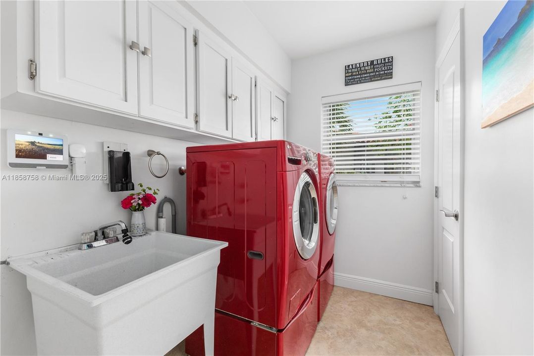 Recently Rented: $4,500 (3 beds, 2 baths, 2438 Square Feet)