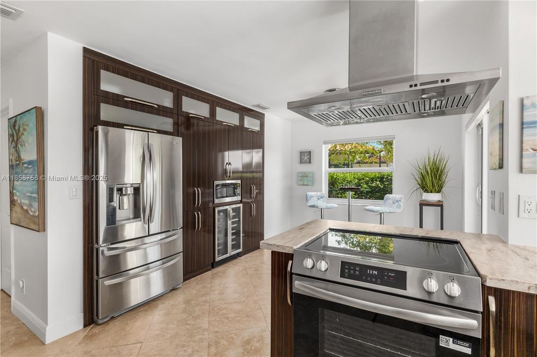 Recently Rented: $4,500 (3 beds, 2 baths, 2438 Square Feet)