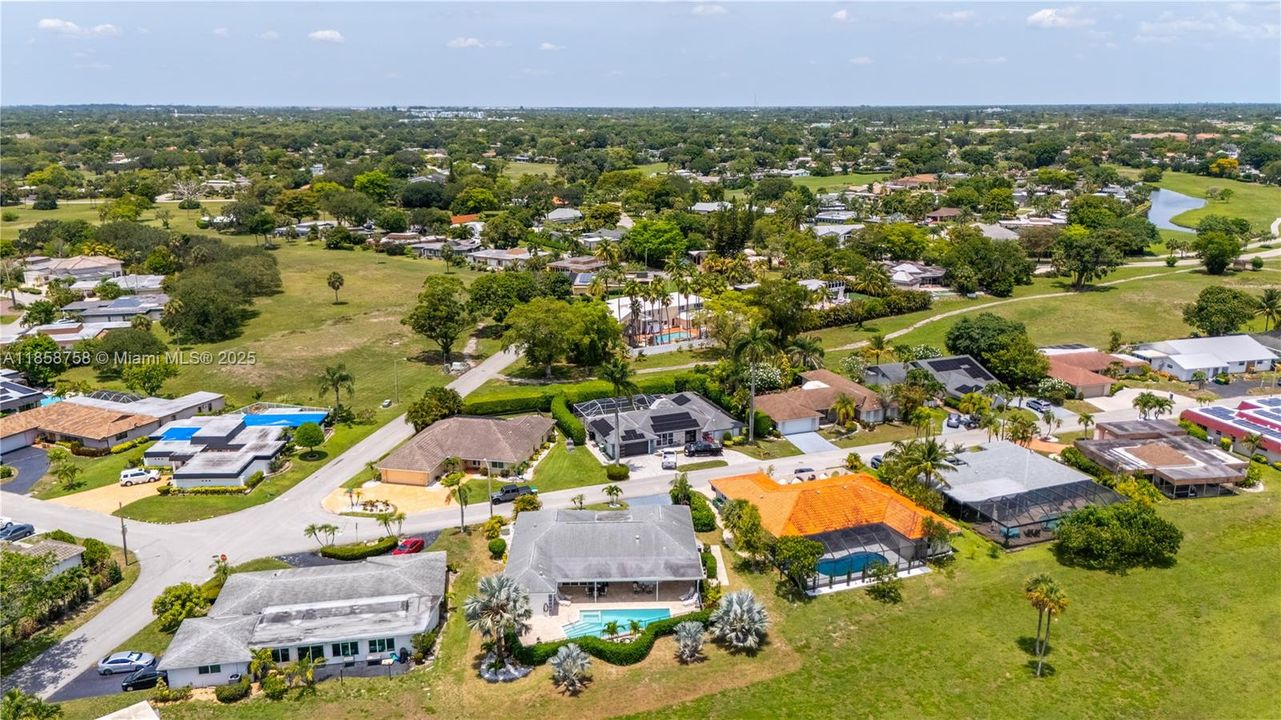 Recently Rented: $4,500 (3 beds, 2 baths, 2438 Square Feet)