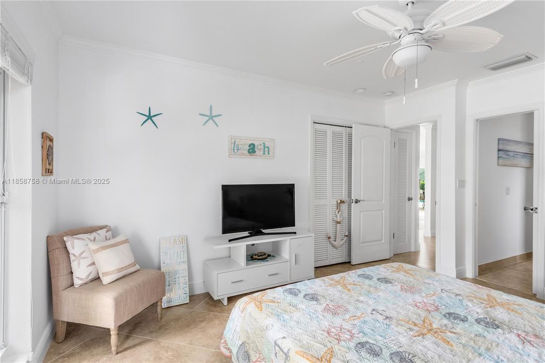 Recently Rented: $4,500 (3 beds, 2 baths, 2438 Square Feet)