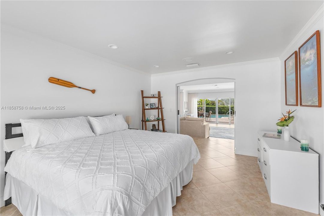 Recently Rented: $4,500 (3 beds, 2 baths, 2438 Square Feet)