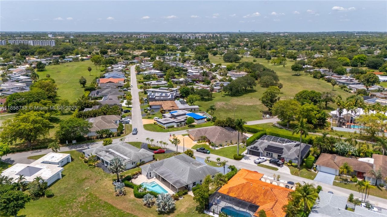 Recently Rented: $4,500 (3 beds, 2 baths, 2438 Square Feet)