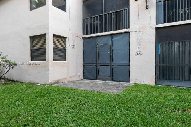 For Sale: $199,900 (2 beds, 2 baths, 970 Square Feet)
