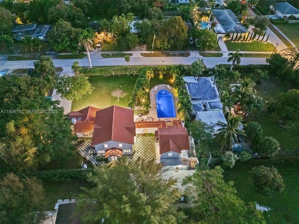 En Venta: $1,995,000 (0 camas, 0 baños, 3443 Pies cuadrados)