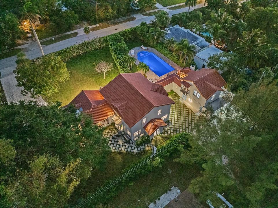 En Venta: $1,995,000 (0 camas, 0 baños, 3443 Pies cuadrados)