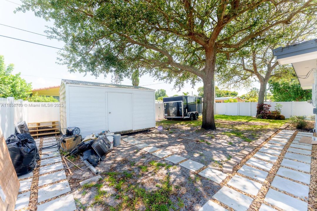 Recently Rented: $3,500 (3 beds, 2 baths, 1682 Square Feet)