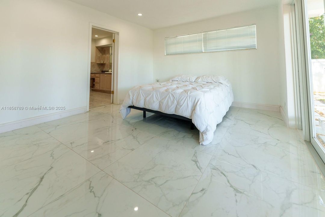 Recently Rented: $3,500 (3 beds, 2 baths, 1682 Square Feet)