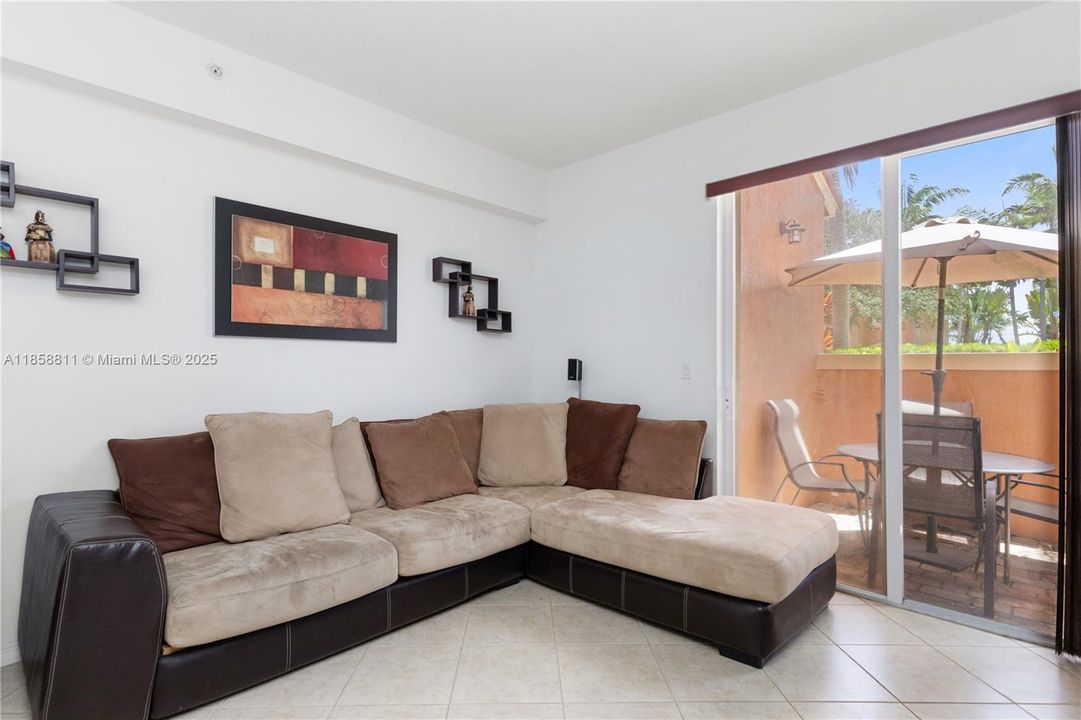 Activo con contrato: $379,990 (3 camas, 2 baños, 1396 Pies cuadrados)