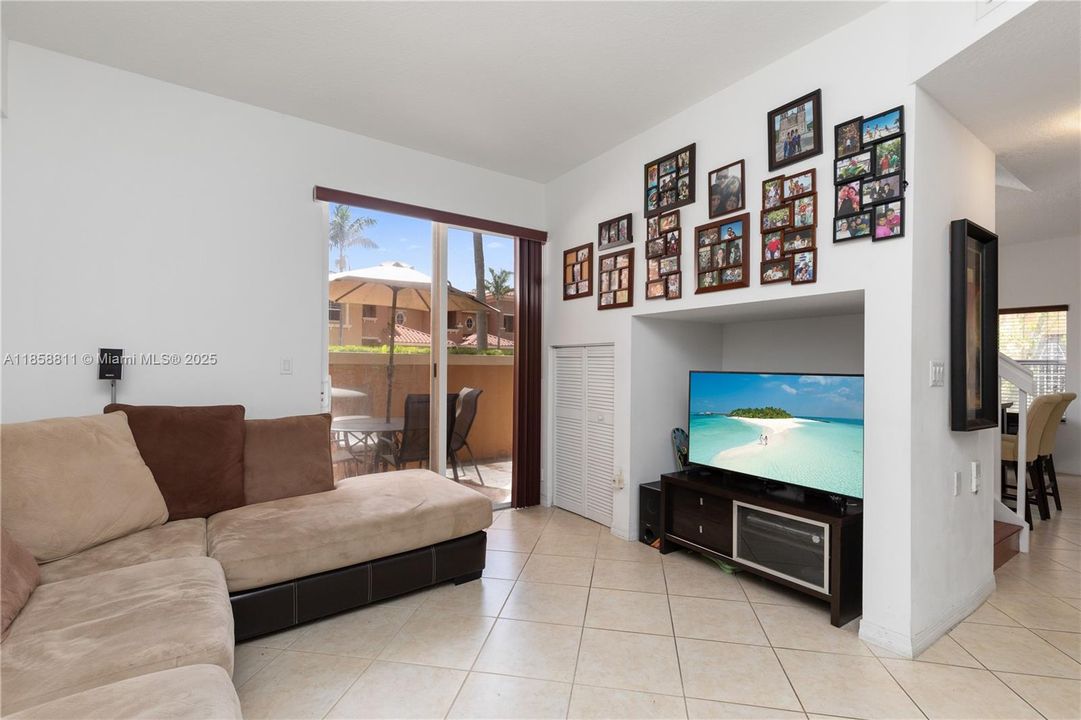 Activo con contrato: $379,990 (3 camas, 2 baños, 1396 Pies cuadrados)