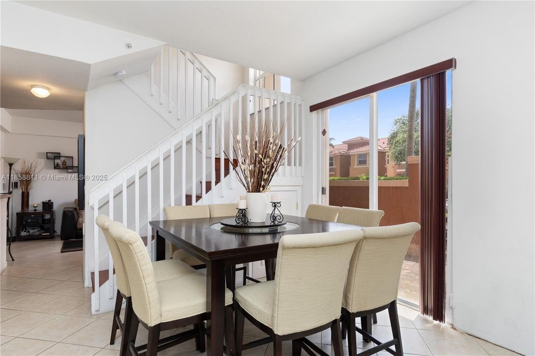 Activo con contrato: $379,990 (3 camas, 2 baños, 1396 Pies cuadrados)