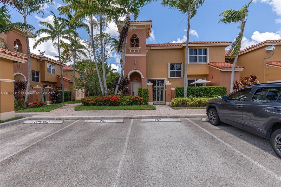 Activo con contrato: $379,990 (3 camas, 2 baños, 1396 Pies cuadrados)