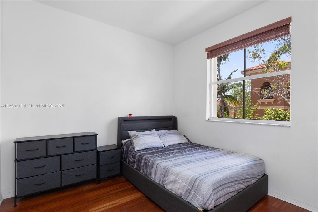 Activo con contrato: $379,990 (3 camas, 2 baños, 1396 Pies cuadrados)