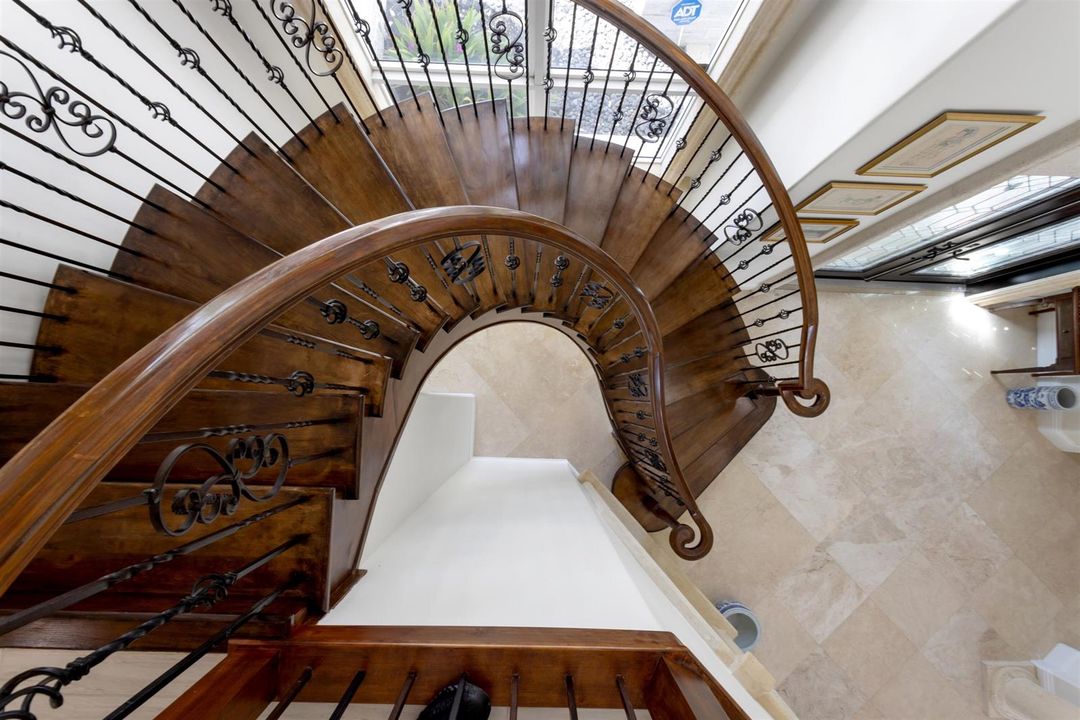 Grand Staircase
