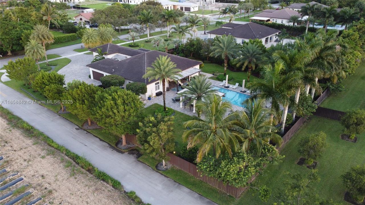 Active With Contract: $1,299,999 (5 beds, 3 baths, 2821 Square Feet)