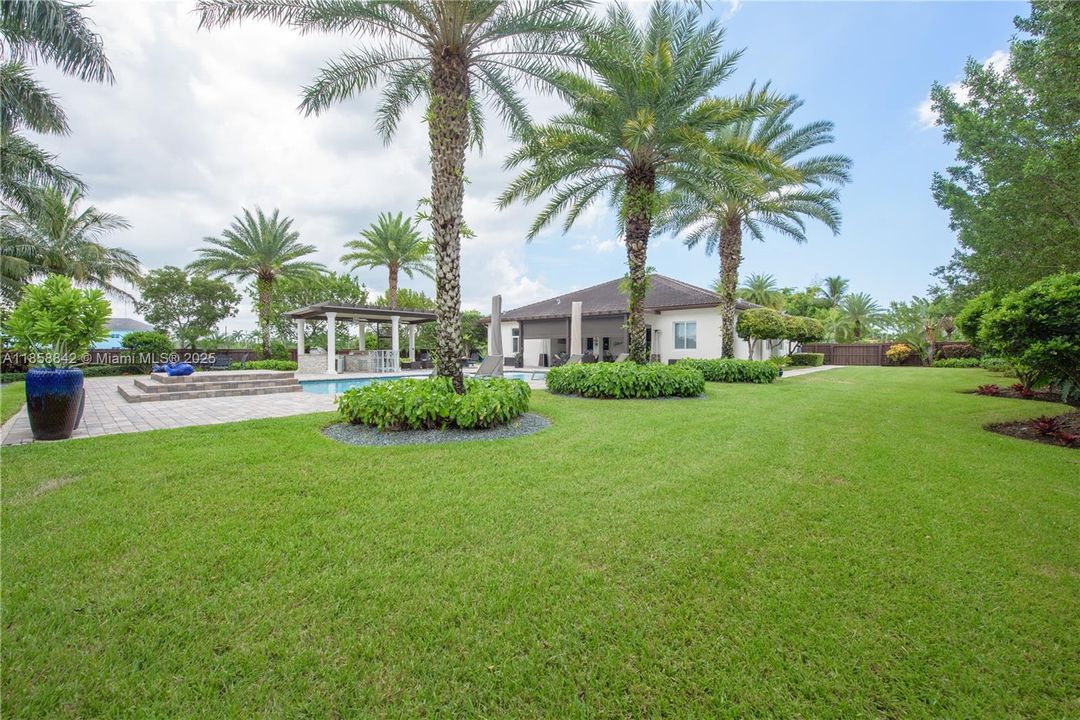 Active With Contract: $1,299,999 (5 beds, 3 baths, 2821 Square Feet)