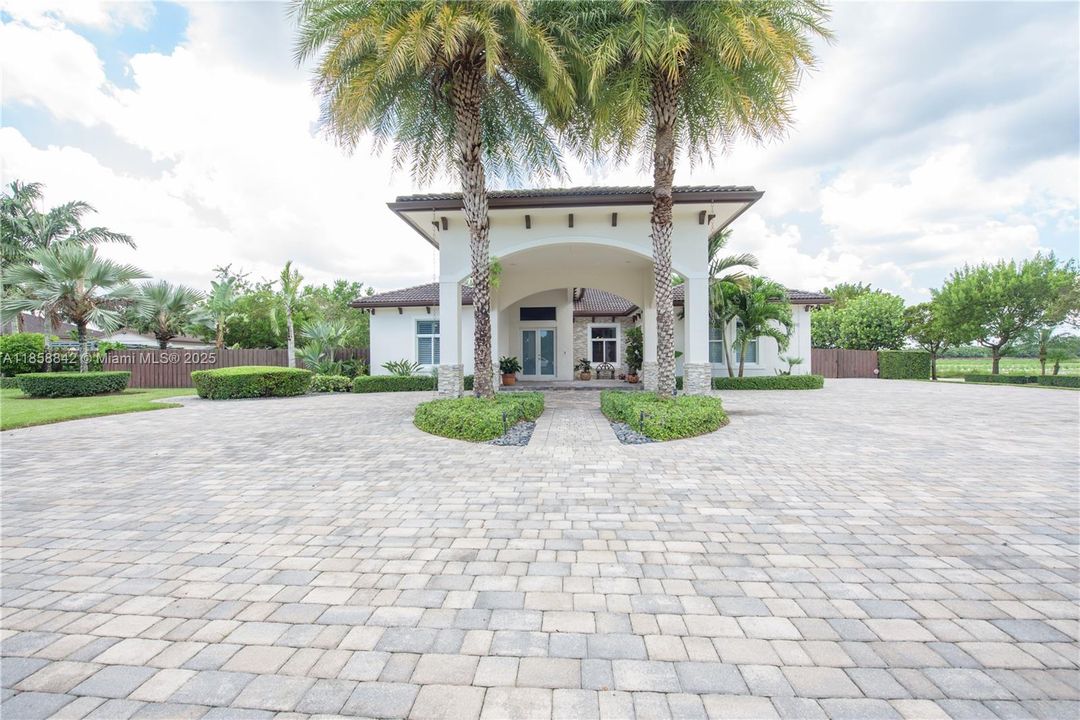 Active With Contract: $1,299,999 (5 beds, 3 baths, 2821 Square Feet)