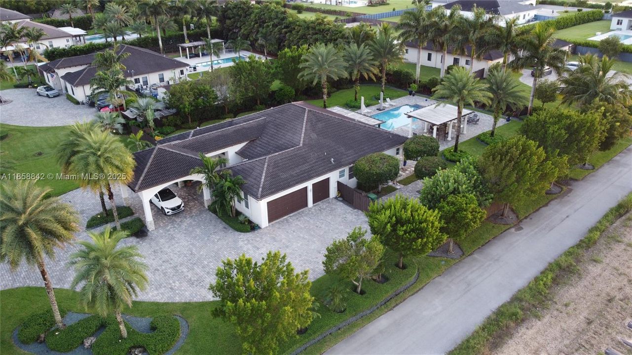 Active With Contract: $1,299,999 (5 beds, 3 baths, 2821 Square Feet)