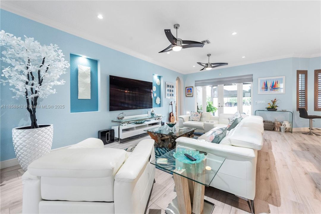 Active With Contract: $1,299,999 (5 beds, 3 baths, 2821 Square Feet)