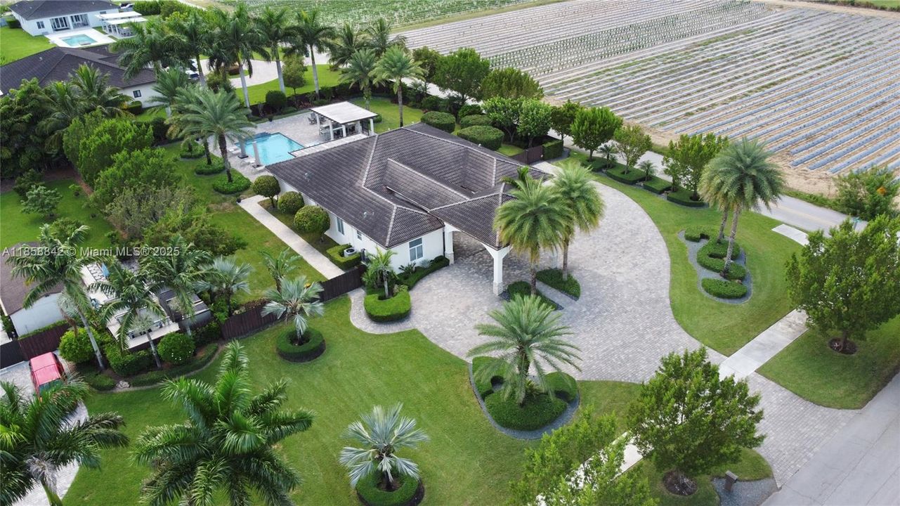 Active With Contract: $1,299,999 (5 beds, 3 baths, 2821 Square Feet)