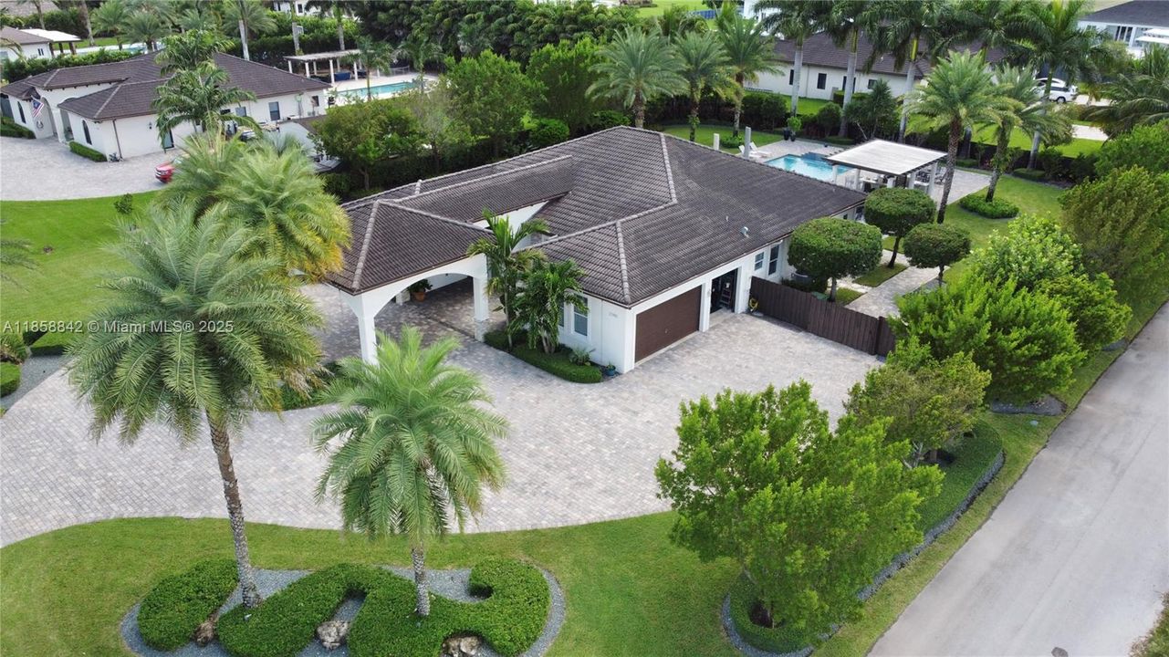 Active With Contract: $1,299,999 (5 beds, 3 baths, 2821 Square Feet)