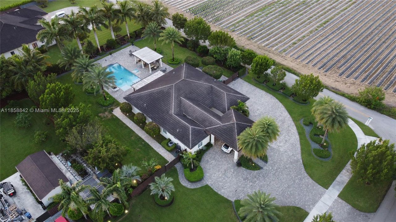 Active With Contract: $1,299,999 (5 beds, 3 baths, 2821 Square Feet)