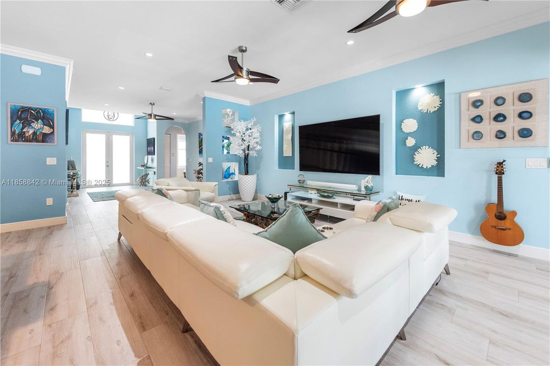 Active With Contract: $1,299,999 (5 beds, 3 baths, 2821 Square Feet)