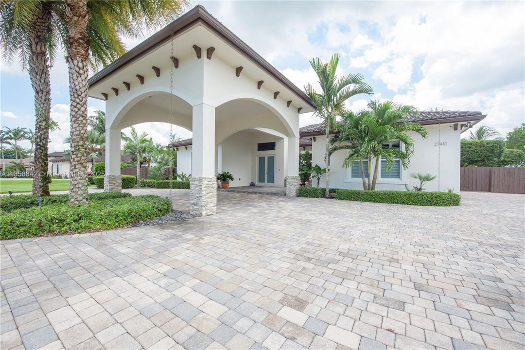 Active With Contract: $1,299,999 (5 beds, 3 baths, 2821 Square Feet)