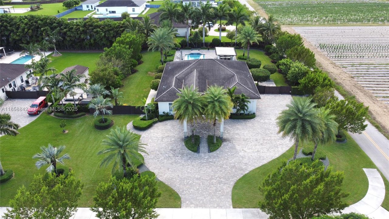 Active With Contract: $1,299,999 (5 beds, 3 baths, 2821 Square Feet)