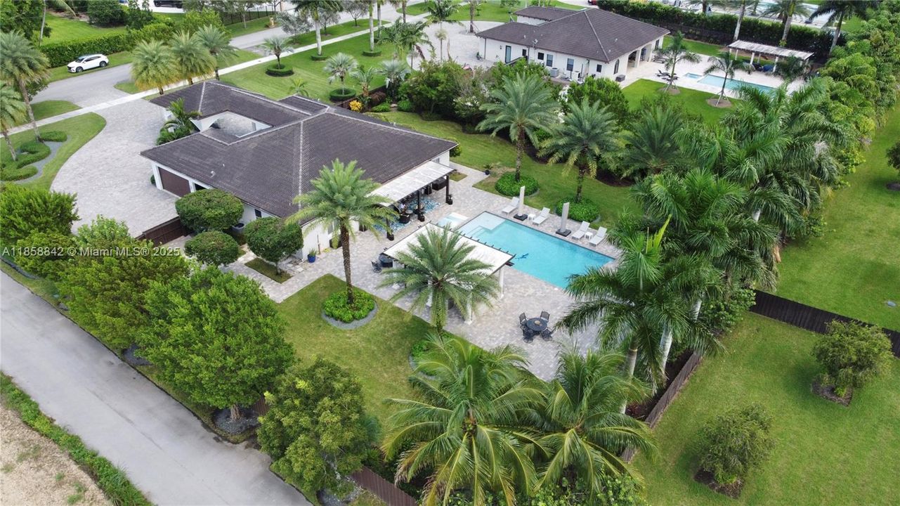 Active With Contract: $1,299,999 (5 beds, 3 baths, 2821 Square Feet)