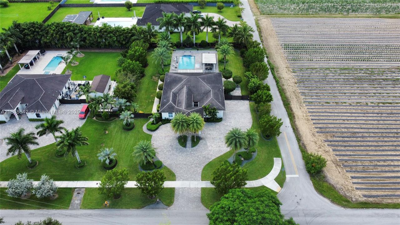 Active With Contract: $1,299,999 (5 beds, 3 baths, 2821 Square Feet)