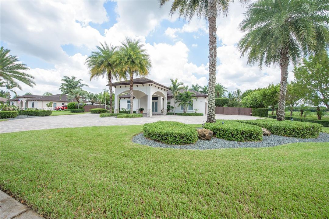 Active With Contract: $1,299,999 (5 beds, 3 baths, 2821 Square Feet)