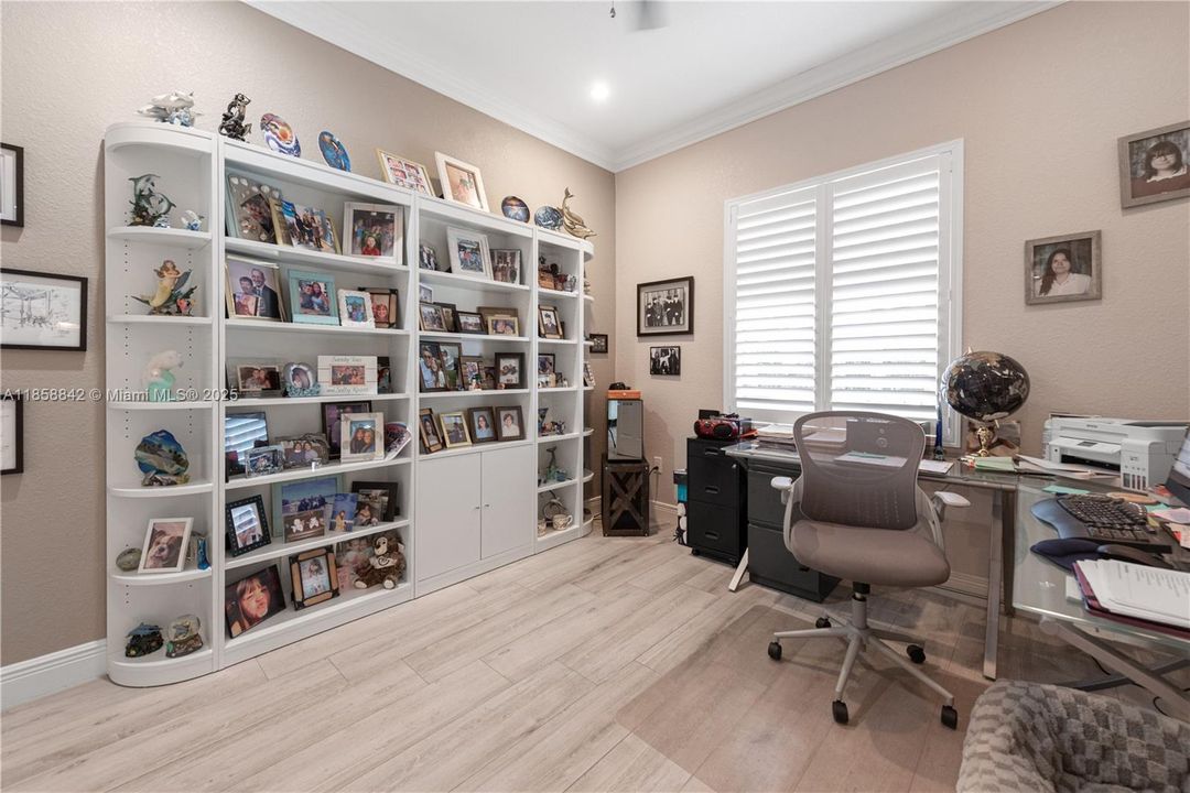 Active With Contract: $1,299,999 (5 beds, 3 baths, 2821 Square Feet)