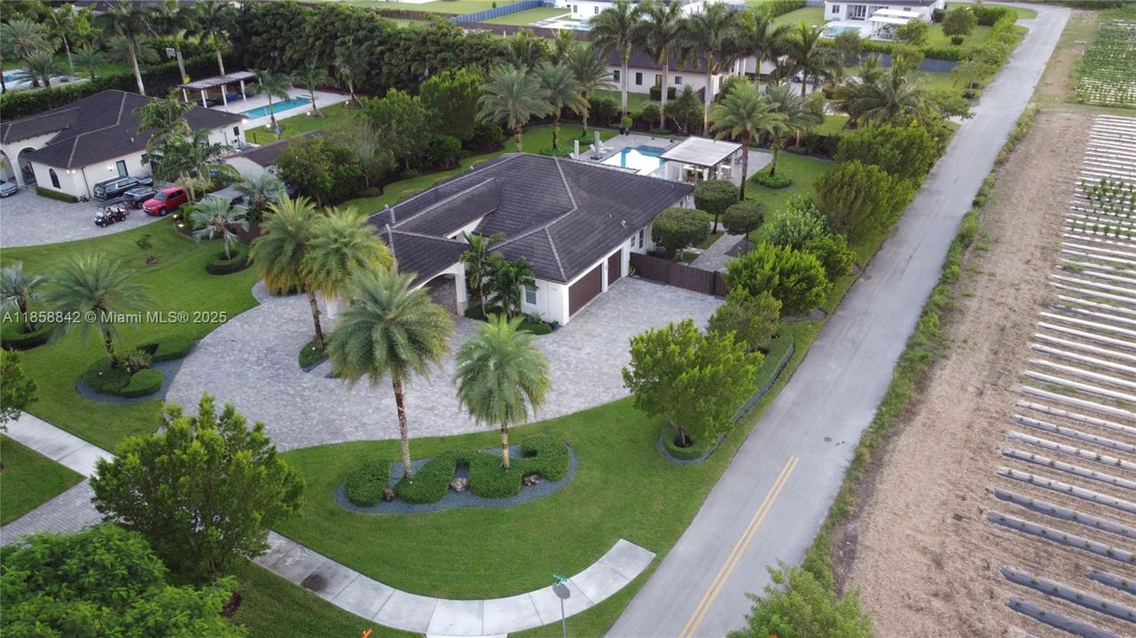 Active With Contract: $1,299,999 (5 beds, 3 baths, 2821 Square Feet)