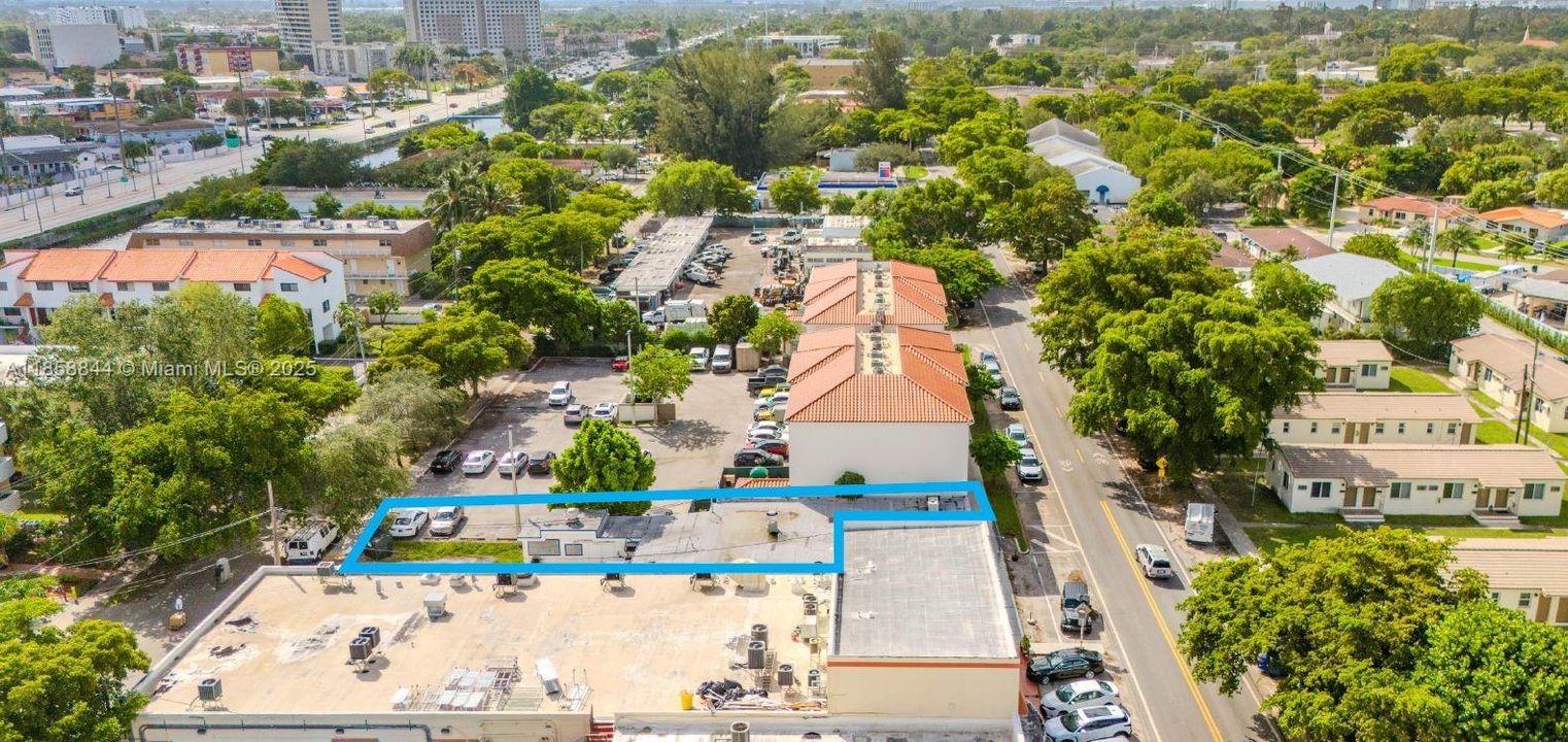 365 N ROYAL POINCIANA BLVD