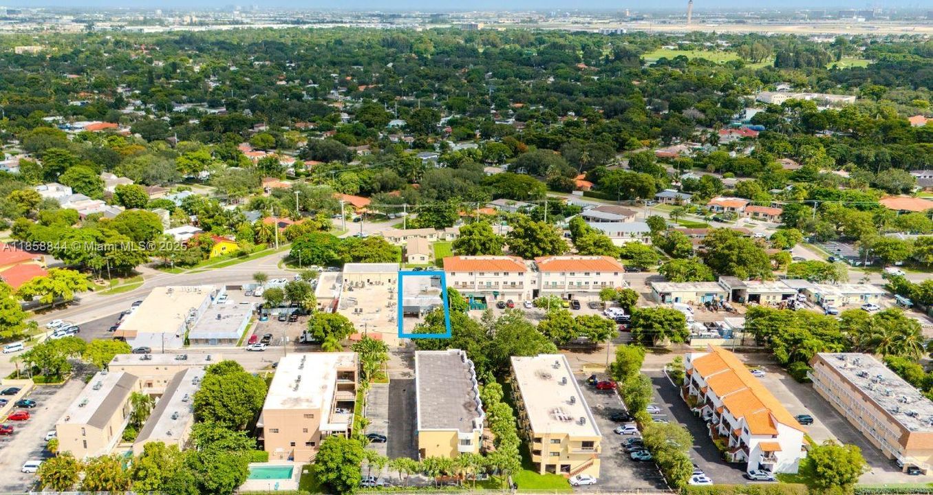 365 N ROYAL POINCIANA BLVD