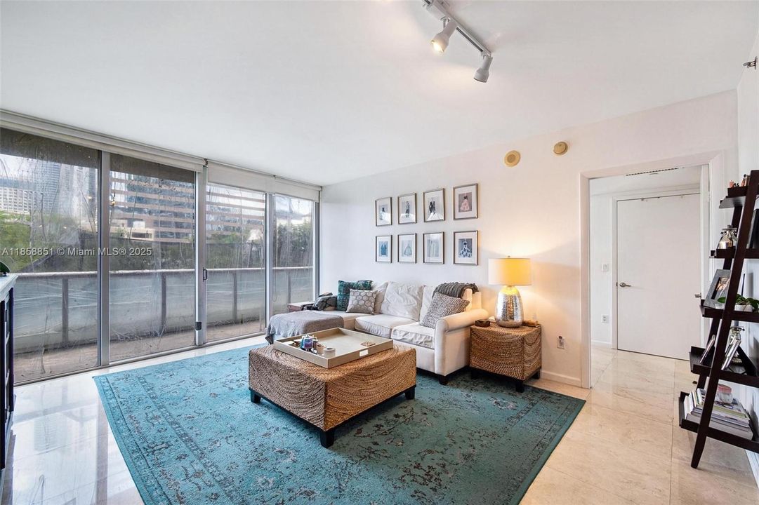 En Venta: $850,000 (2 camas, 2 baños, 1255 Pies cuadrados)