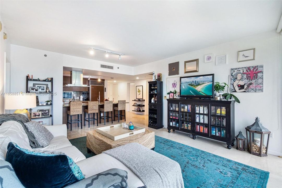 En Venta: $850,000 (2 camas, 2 baños, 1255 Pies cuadrados)