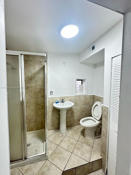 Recently Rented: $2,600 (3 beds, 2 baths, 1156 Square Feet)