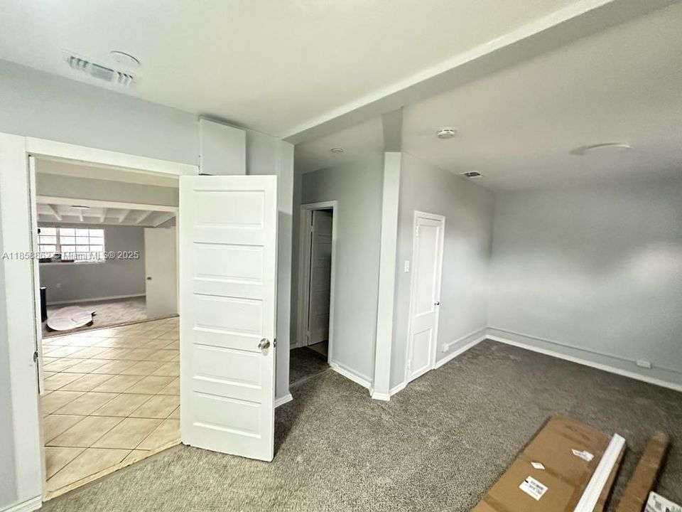 Recently Rented: $2,600 (3 beds, 2 baths, 1156 Square Feet)