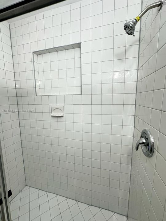 Recently Rented: $2,600 (3 beds, 2 baths, 1156 Square Feet)