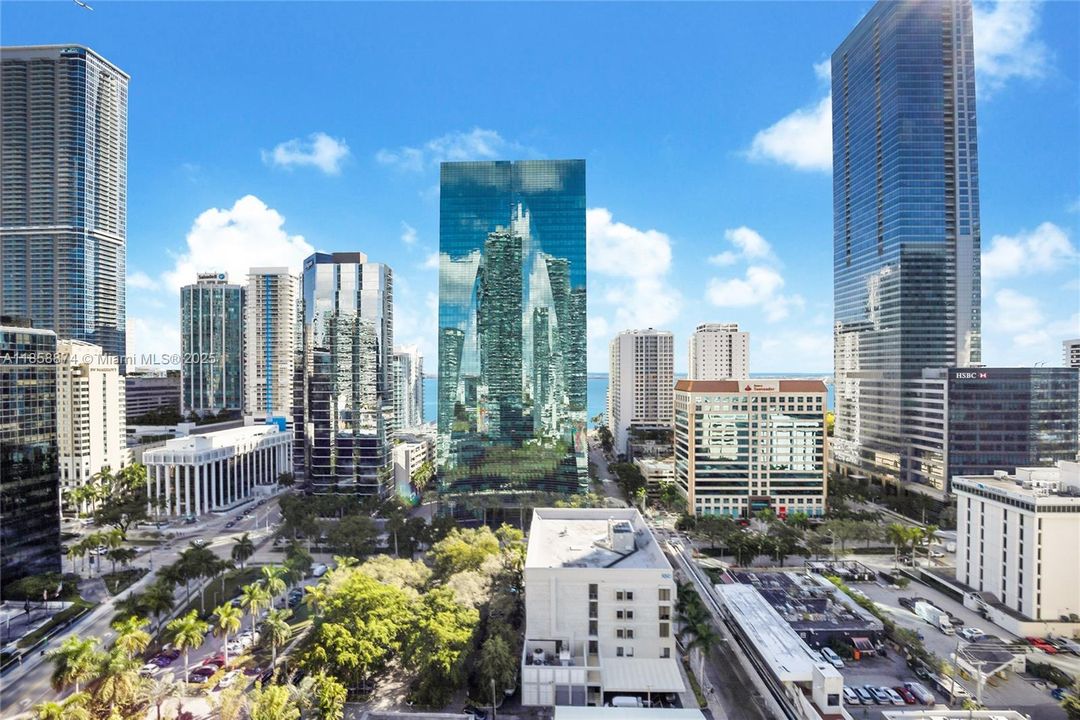 For Sale: $995,000 (3 beds, 2 baths, 1281 Square Feet)